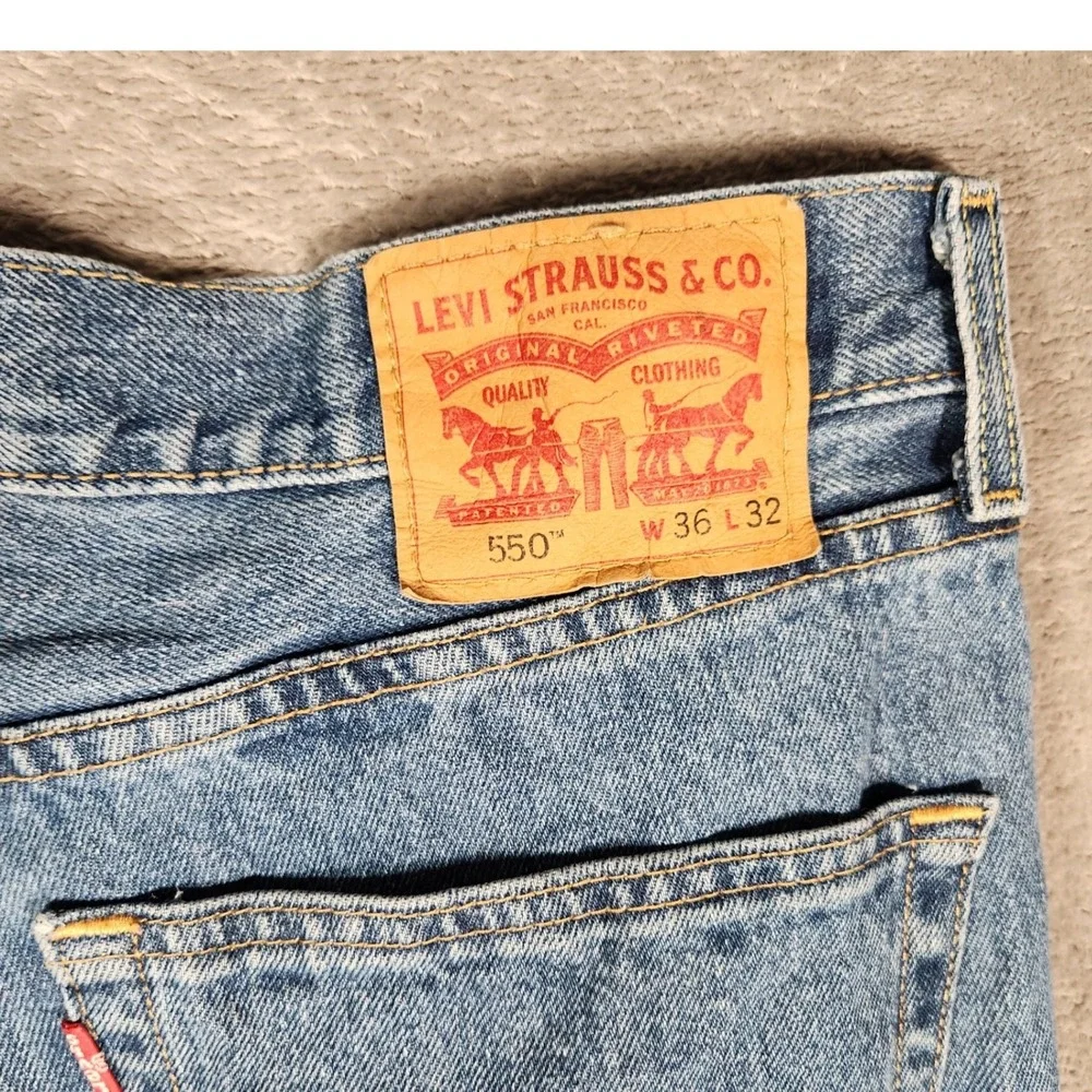 Levi's 550 Original Fit Mens Jeans Medium Wash Button Fly Size‎ 36x32